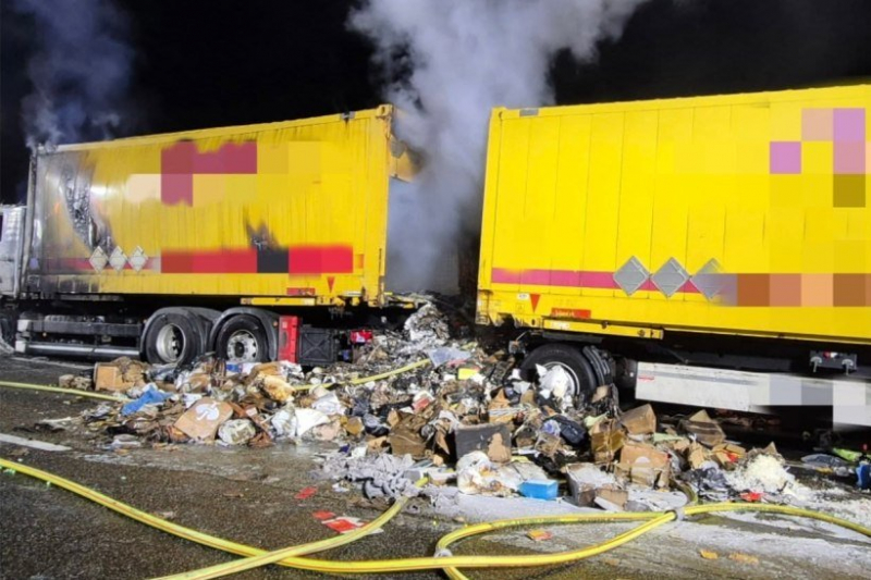 В Германии загорелся почтовый грузовик с белорусом за рулем